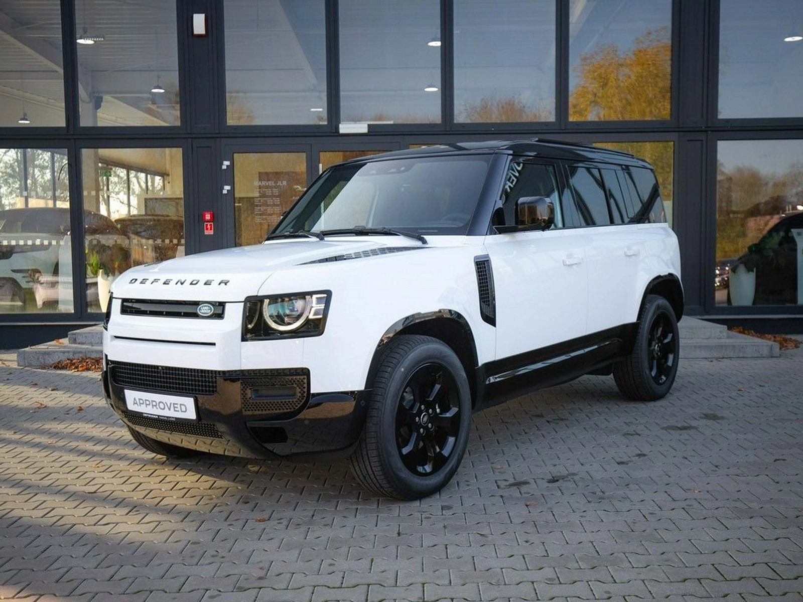 Land Rover Defender 110