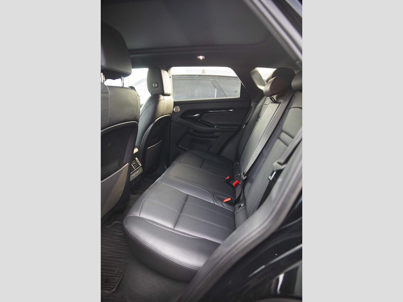Dynamic SE D200
2,0L Diesel Ingenium (204KM), Skrzynia automatyczna, Napęd AWD